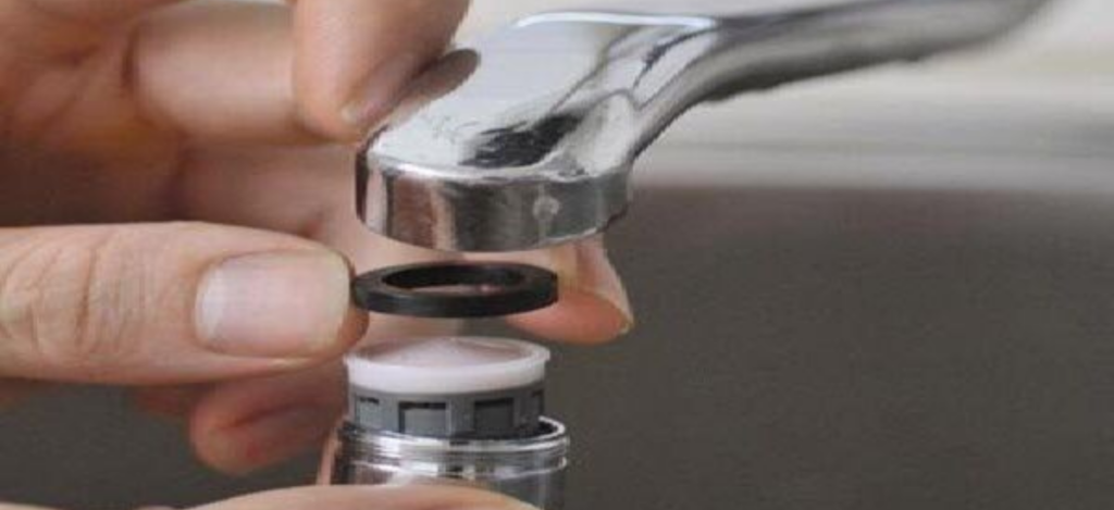 установка аэратора для смесителя