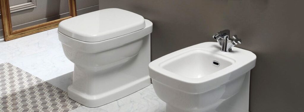 современное белое биде