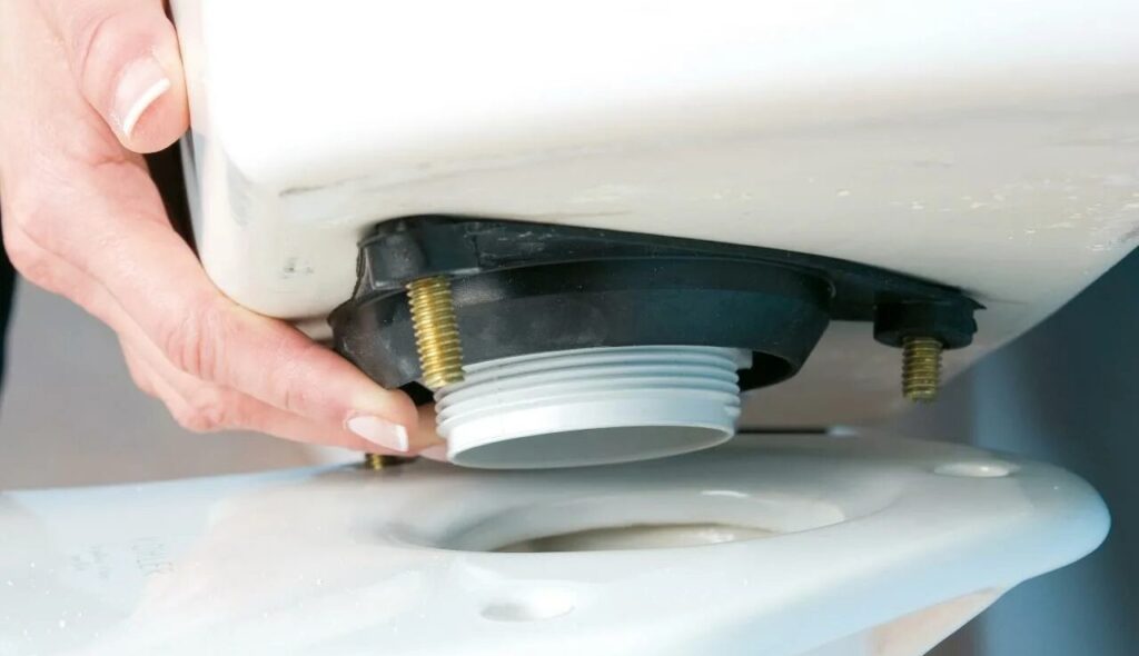 установка бачка унитаза