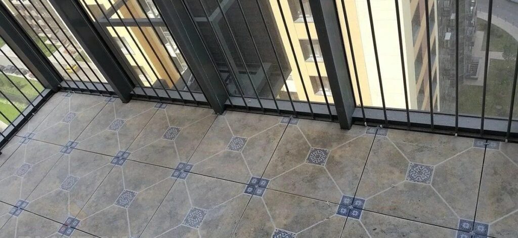 пол для балкона - плитка